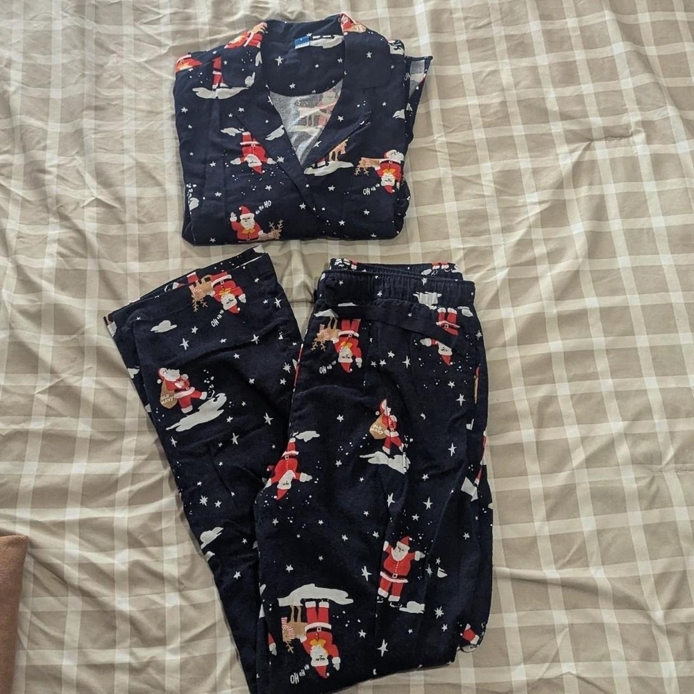 Old Navy Flannel Pajama Set Christmas Santa Long Sleeve